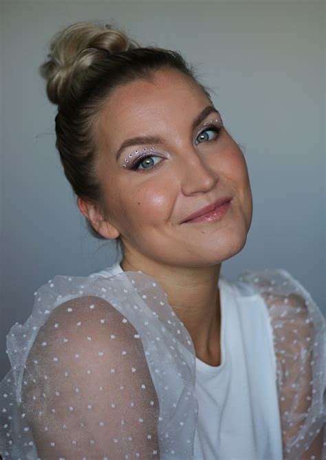 Ohjeet Tuuhea Nuttura Ponnarikikan Avulla NUDE