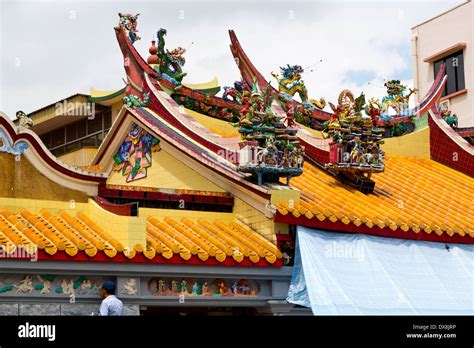 tokong buddha leong san temple  singapore stock photo alamy