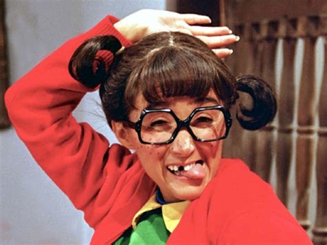 La Chilindrina posa en bikini con 70 años de edad y sorprende a sus fans con su estilizada figura