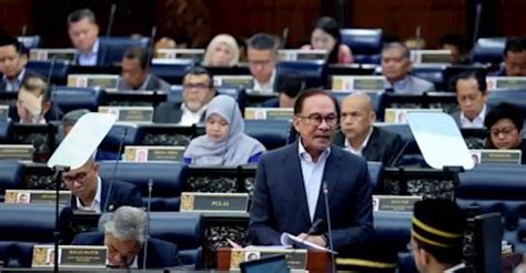 Inti Pati Ucapan Anwar Semasa Pembentangan Kajian Separuh Penggal Rmk