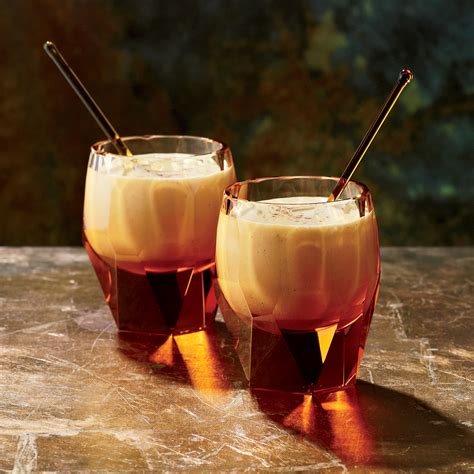 10 Festive Drinks To Try This Holiday Season!