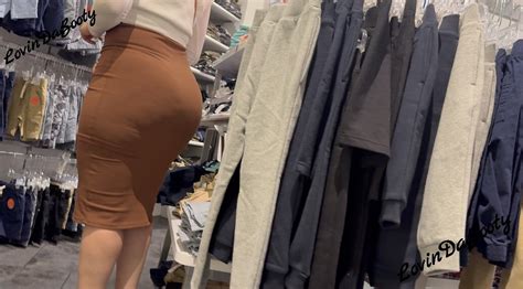 Sexy Latina Gilf The Mall In A Tight Skirt Spandex Leggings Yoga Pants Forum