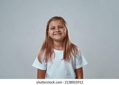 Fille blonde résultats 4 7 millions dimages libres de droits de photos de stock et d