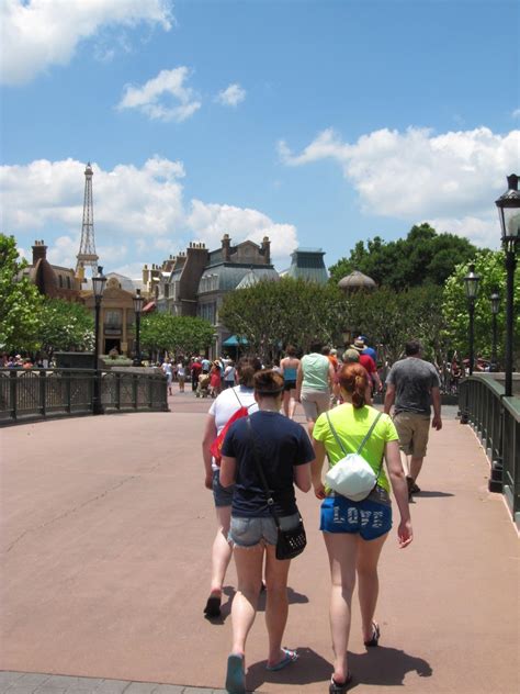 I Love My SILs Legs Thighs And Firm Juicy Asses Dont You Agree I Want To Grab Their Ass So