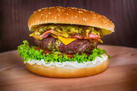 burger   wooden backgound  stock photo public domain pictures