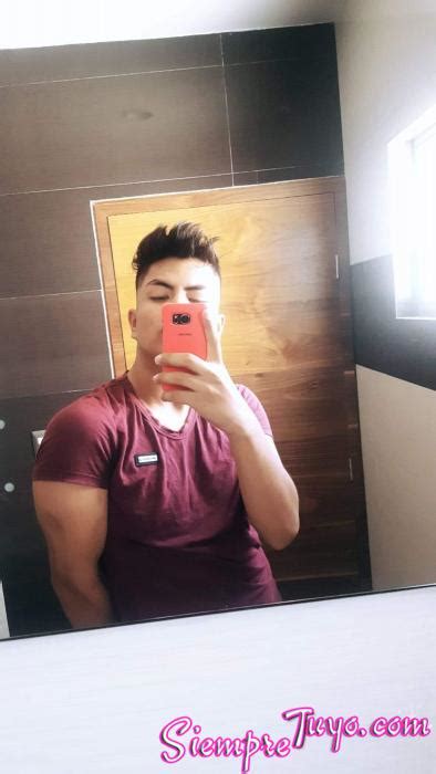 Marco complaciente y muy caliente Escorts Gay Gigolos Trans y Mujeres México