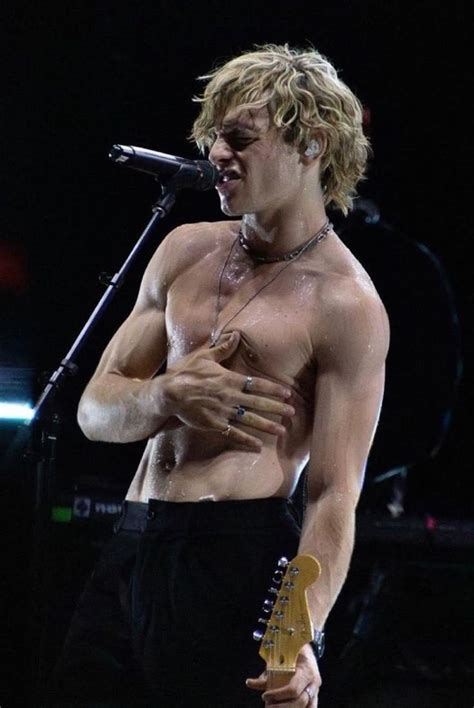 Pin By Erica Simpson On Hear Me Out Ross Lynch Hot Ross Lynch Lynch