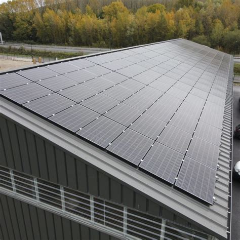 Installation photovoltaïque sur bâtiment de bureaux à Toulouse Ceneo