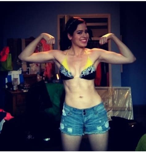 6 Hot Sexy Anisa Jomha Bikini Pics