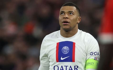 Kylian Mbappé se lanza contra el PSG Real Madrid sonríe