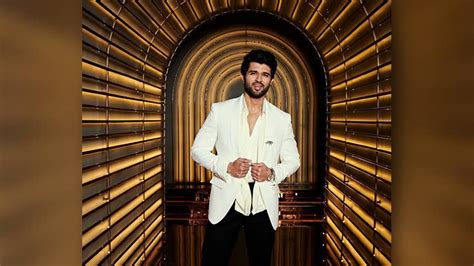 Hullabaloo Or No Hullabaloo Dont Mind Either Vijay Deverakonda On Liger Nude Poster