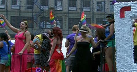 Bom Dia Brasil Milhares De Pessoas Participam Da Parada Do Orgulho Gay Em Nova York