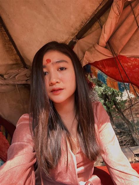 Bak Seleb Bollywood Ini 6 Gaya Febby Rastanty Kenakan Pakaian India Hot Liputan6