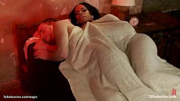 Horby Ebony Ts Jefe Se Folla A Un Empleado Xvideos