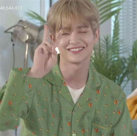 xi adlı kullanıcının icons babe panosundaki Pin