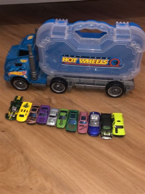 Kit Hot Wheels Carros Caminhão maleta Ferramenta Item Infantil Hot Wheels Usado
