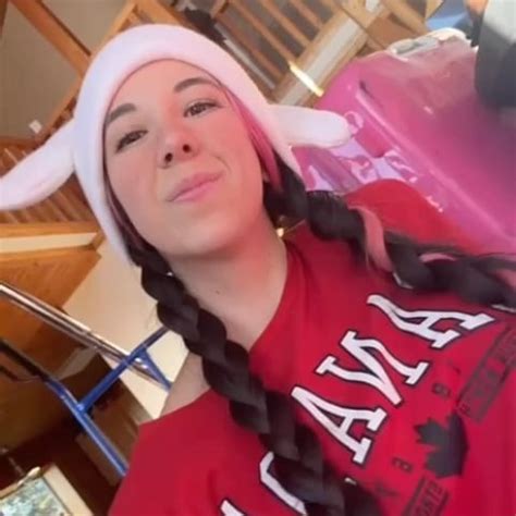 Creadora de contenido se burla de la censura de Instagram muestra su vagina todos los días