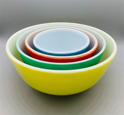 Pyrex Primary Colors Mixing Bowls Set Blue Green Red Yellow