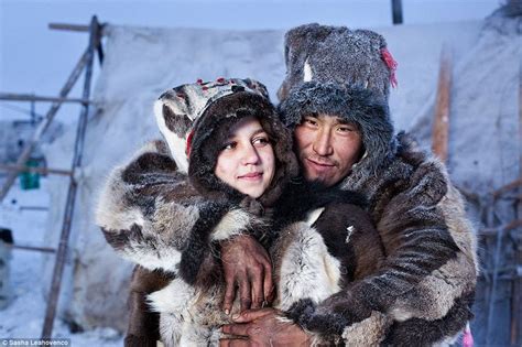 Inuits Smile As They Are Photographed For The First Time Ever Inuit