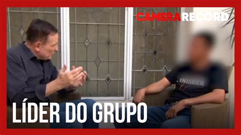 Roberto Cabrini entrevista líder dos coiotes sobre atuação na