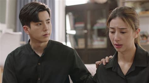 Xem phim Sex Education tôi mới thực sự hiểu thứ bên trong chiếc hộp vợ đặt ở đầu giường