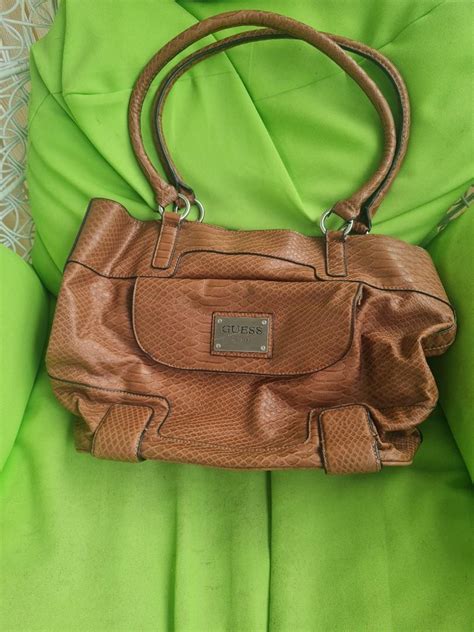 Guess Tote Bag Fesyen Wanita Tas And Dompet Di Carousell