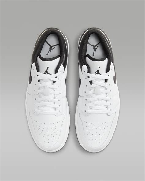 Air Jordan 1 Low Men's Shoes. Nike BG