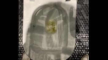 Piscia In Pubblico XVIDEOS