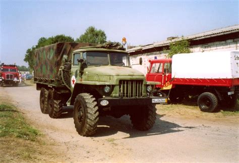 Ural 375D mit russischem Hoheitszeichen in Rotteldorf 10.08.03 ...