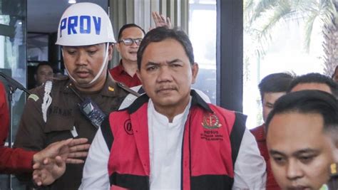 Kejagung Tetapkan Anggota Bpk Achasnul Qosasi Sebagai Tersangka Korupsi