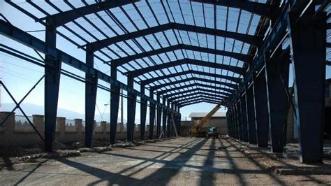 Begini Cara Instalasi Kolom Baja Yang Benar Pakai Rafter Crane - Jasa