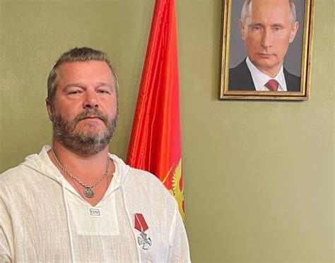 "ЖЕМЧУЖНЫЙ ПРАПОРЩИК" ПОЛУЧИЛ ОРДЕН МУЖЕСТВА Бывший полицейский Вадим ...