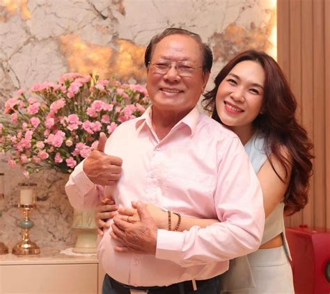 Tâm Tít bốc lửa với bikini siêu nhỏ Mỹ Tâm hạnh phúc bên người đặc biệt Sao việt Việt Giải Trí