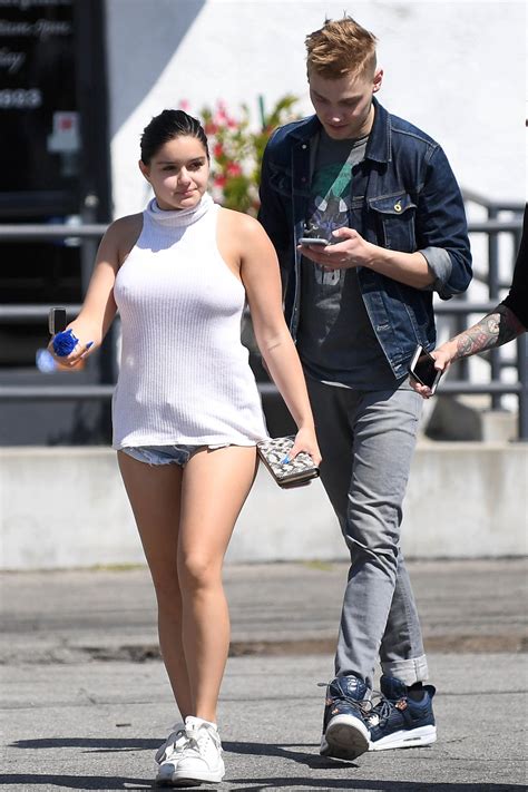 Ariel Winter Braless Candids In Sherman Oaks Hot Celebs Home