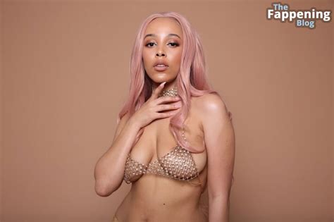 Doja Cat Shows Off Her Nude Tits Photos Thefappening
