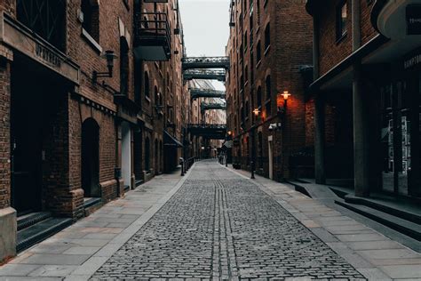 Alley · Free Stock Photo