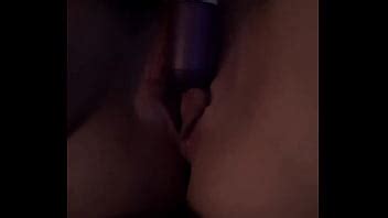 vibra un coño mojado y se corre XVIDEOS