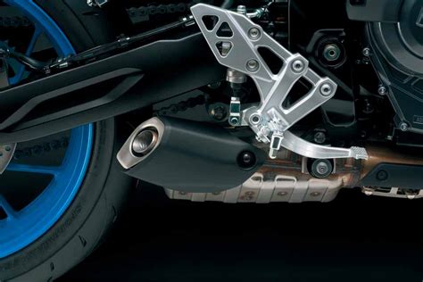 Suzuki lança nova naked de 800cc veja fotos vídeo e ficha técnica Carro e motos