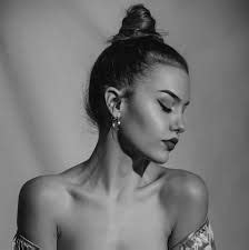 Hot Sexy Celia Dail Bikini Pics