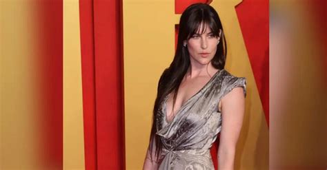 Scout Willis Goes Semi Nude In Public Wearing Tiny Bikini On Hot Vacation With Her Mysterious