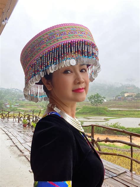 NSND Thu Hà diện bikini gợi cảm ở tuổi U60