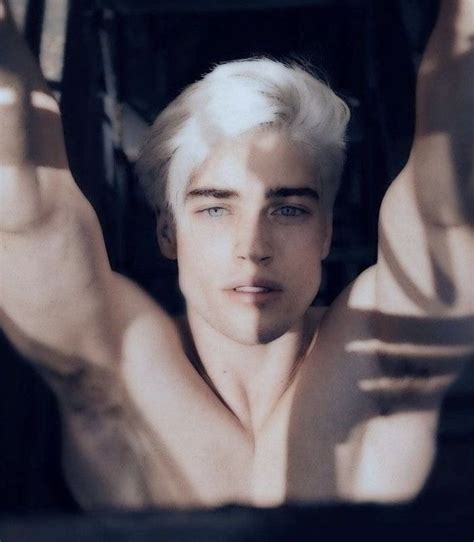 Pin By Sarina Diffar On Dramonie In White Hair Men Blonde Guys Albino Men