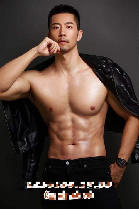 Tumbler Gay Massage Therapist Vnpsado