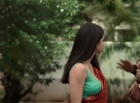 Indian Bueatiful Girl Semi Nude