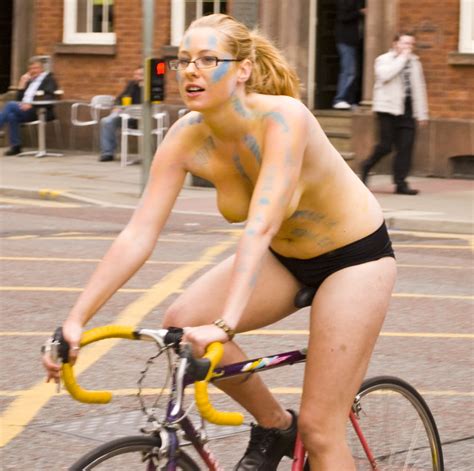 Chicas de la wnbr de manchester world naked bike ride Fotos Porno XXX Fotos Imágenes de Sexo