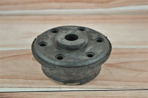 Виброизолятор кабины МТЗ новый образец 80-6700160: продажа, цена в ...