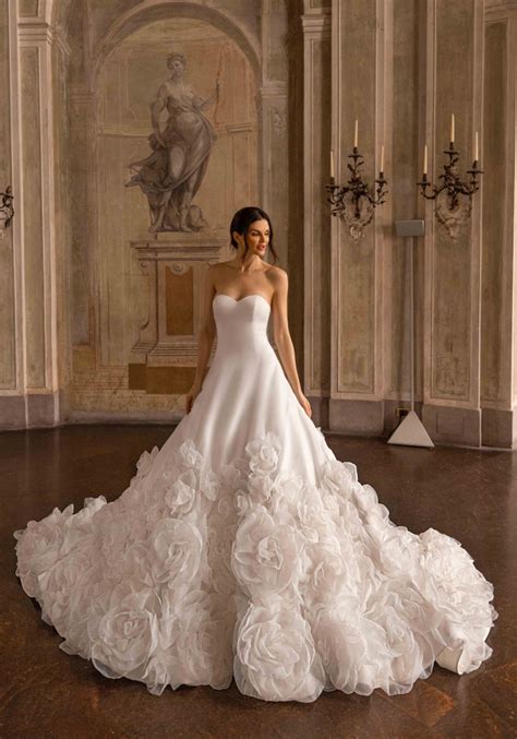 Aurora Wedding Dress Dovita