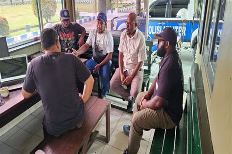 hapak mimika harap pejabat publik jadi contoh  masyarakat antara