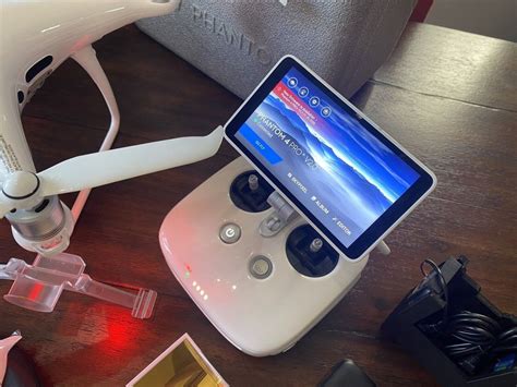 100 W Dji Phantom 4 Pro Plus V20 20mp 4k 5 Batteries 2 Controllers