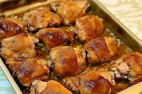 Sobrecoxa De Frango Assada Com Tempero Especial Perfeito Para Qualquer Dia Da Semana